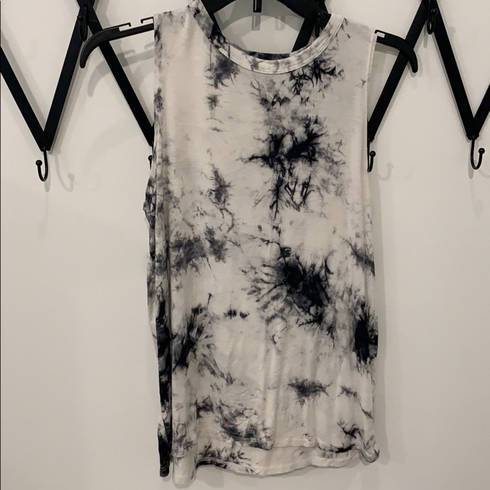 Black and white tie dye tank top
